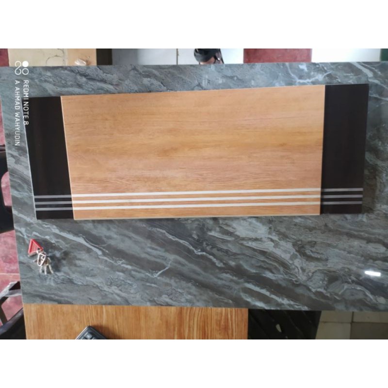 Stepnosing Granit Tangga Motif Kayu mix Hitam sambung kombinasi hitam 1 set 30x80 + 20x80
