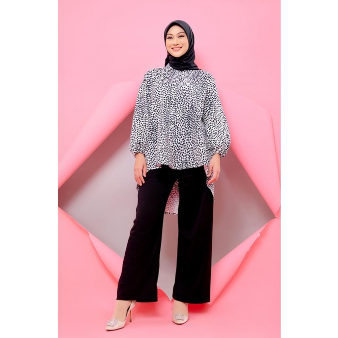Nada Puspita Embun Dotted Oversized Shirt - White