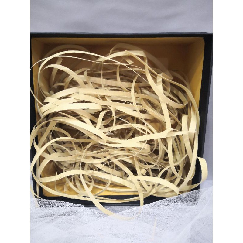 

[ , ] ( 50 gr) Kertas Cacah / Serut / Shredded Paper / Isi Hamper / Gift Box / Parcel