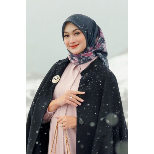 Buttonscarves as is item the nada series "RE"