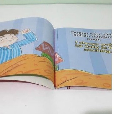 Buku Cerita Tematik Bilingual Full Colour Kesukaanku/ Keluargaku/ Lingkungan/ Jujur/ Alam Semesta