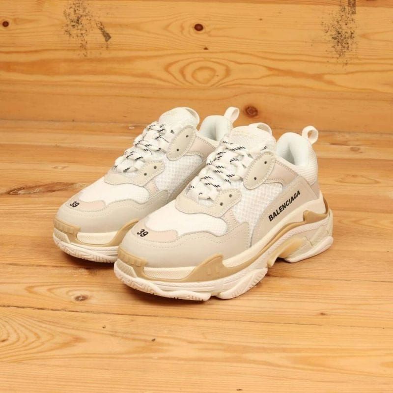 Sepatu Balenciaga Triple S White Cream Premium
