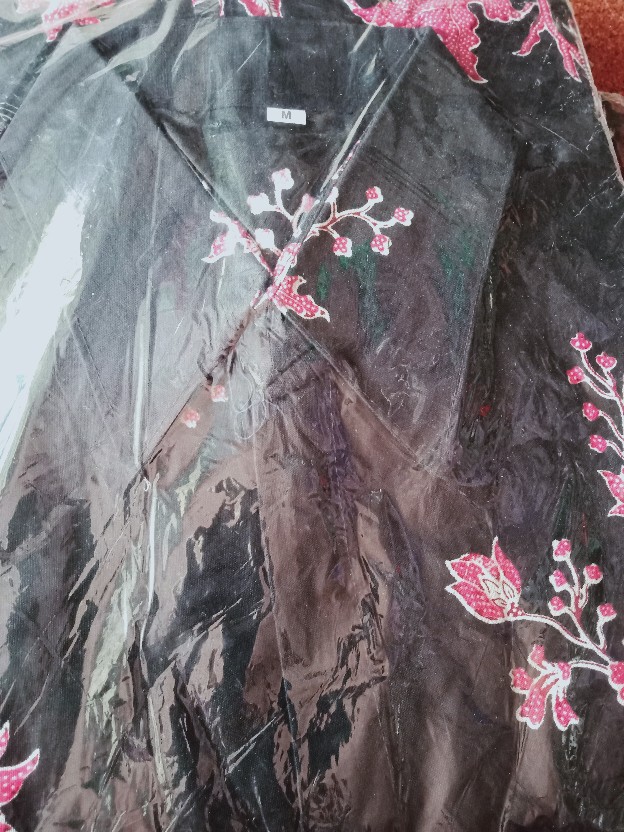 Kemeja Batik Pria Motif Hitam Manis Motif Bungga Pink