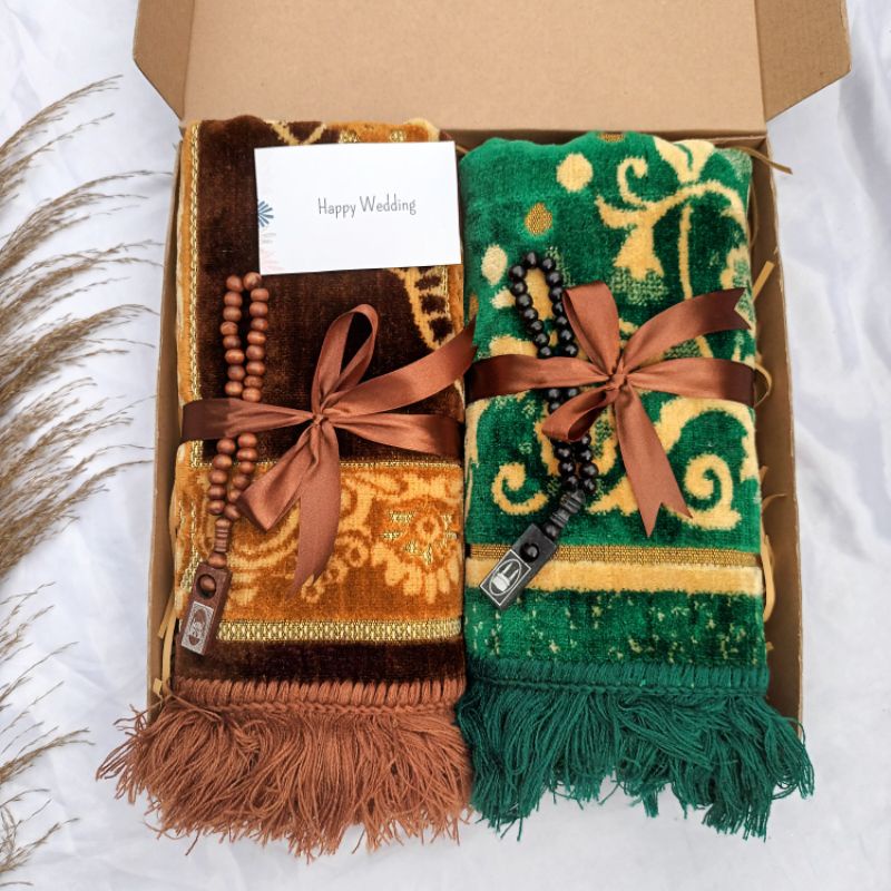 

[KDW133] GIFTBOX WEDDING / HAMPERS WEDDING / HAMPERS RAMADHAN /HAMPERS SAJADAH / KADO NIKAH / SAJADAH COUPLE / HAMPERS COUPLE