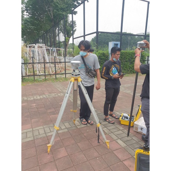 Alat Ukur Canggih GPS Geodetik RTK EFIX F4 GNSS