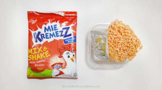 

Lezatoz_Genz Mie Kremez Ayam Balado Jagung Renteng Isi 10Pc