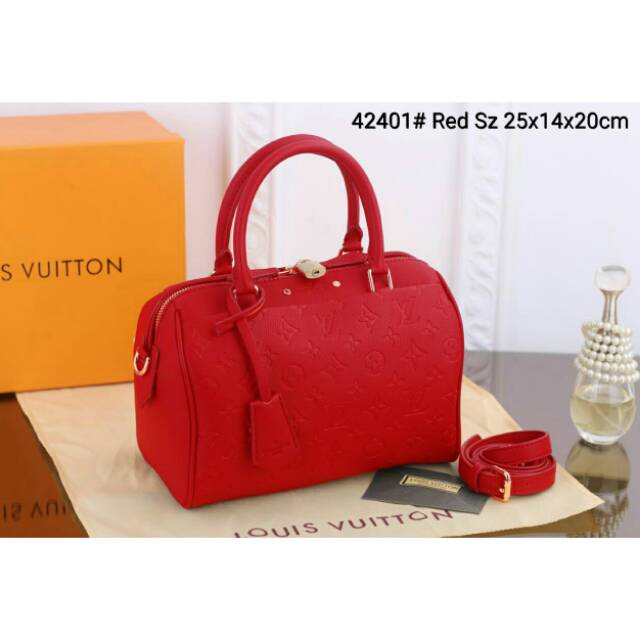 Ready lagi #bestseller
Louis Vuitton BANDOULIERE
With LV Box