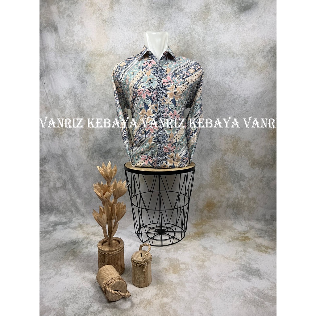 Vanriz Kebaya-Kemeja Batik Pria Lengan Panjang