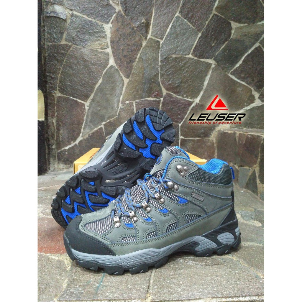 Sepatu Gunung Rei Pharadox