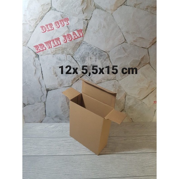 

Kardus Kotak Box uk. 12x5,5x15 cm Die Cut botol DB ( min.order 5 pcs )
