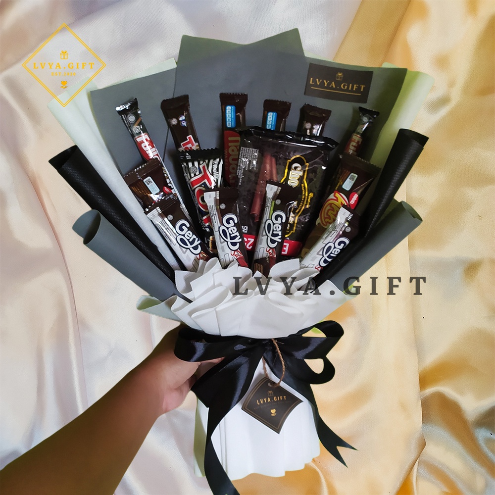 (SNACK 0064) Lvya.gift Buket snack random hitam putih | Buket snack wisuda | Buket snack ulang tahun | Buket anniversary | Buket hari guru | Buket hari ibu | hadiah wisuda | kado ulang tahun