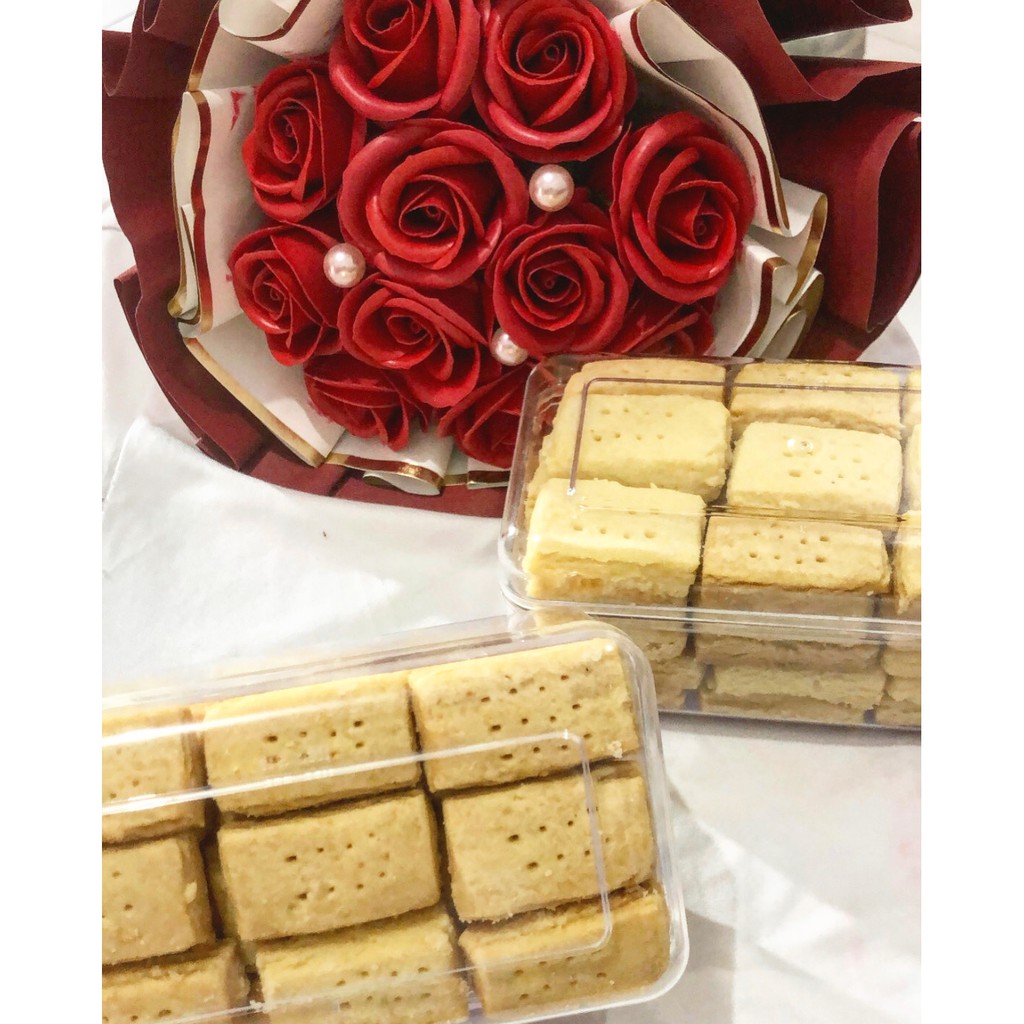 

Cemilan Kue Kering Cookies Handmade Shortbread Scotland / Walker Shortbread biscuit Manado