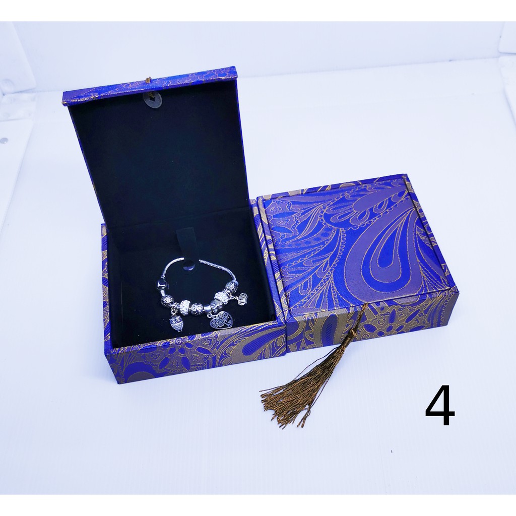 Kotak Gelang Besar Motif Tersedia Berbagai Warna Bracelet Box Tempat Perhiasan Jewelry Murah Cocok Untuk Gift / Hadiah, Lamaran, Mahar Pernikahan, Hantaran Tunangan, Seserahan Pernikahan