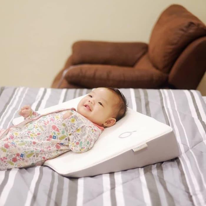 Doogle Wedge Pillow Bantal Wedge Bayi