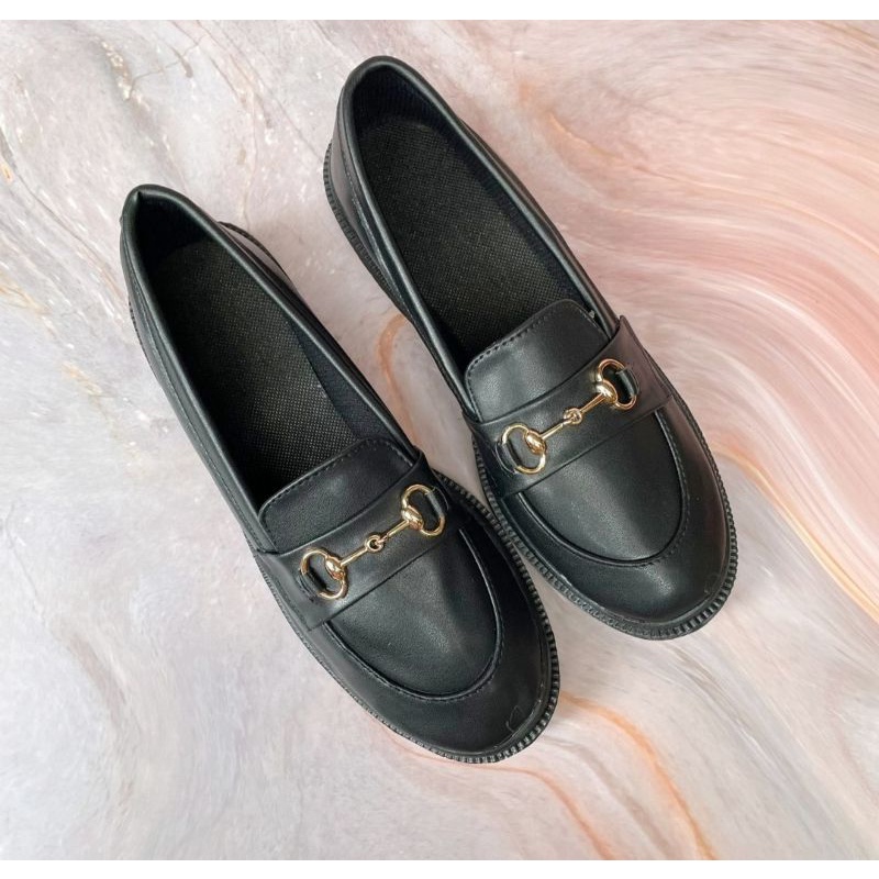 Sepatu Wanita Zaskia / Sepatu Docmart Wanita / Sepatu Loafers Wanita Trending / Bisa Cod