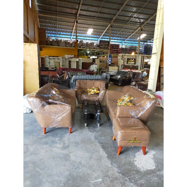 GP. Sofa tamu type Jurgen 2.2.1+Stool merk KANGAROO (Diluar meja)