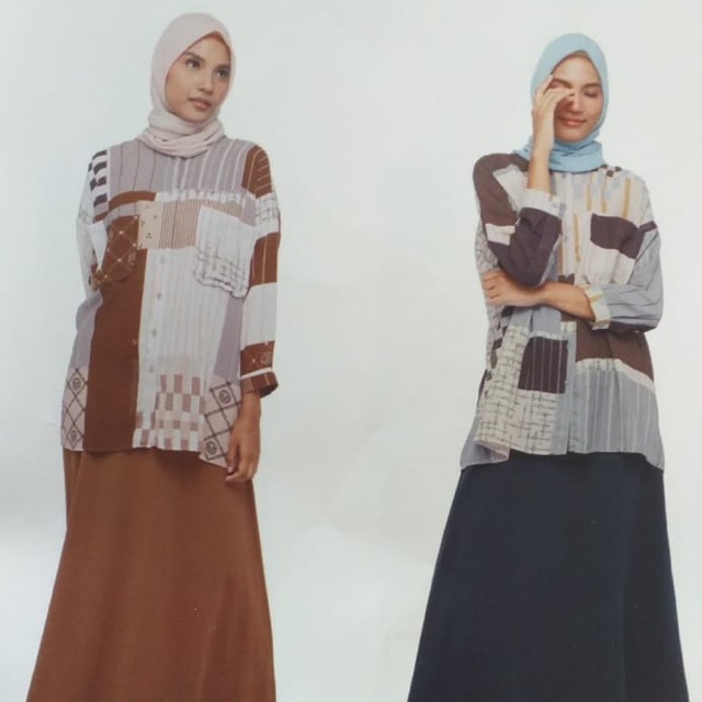 Ukara Top Blue Ria Miranda