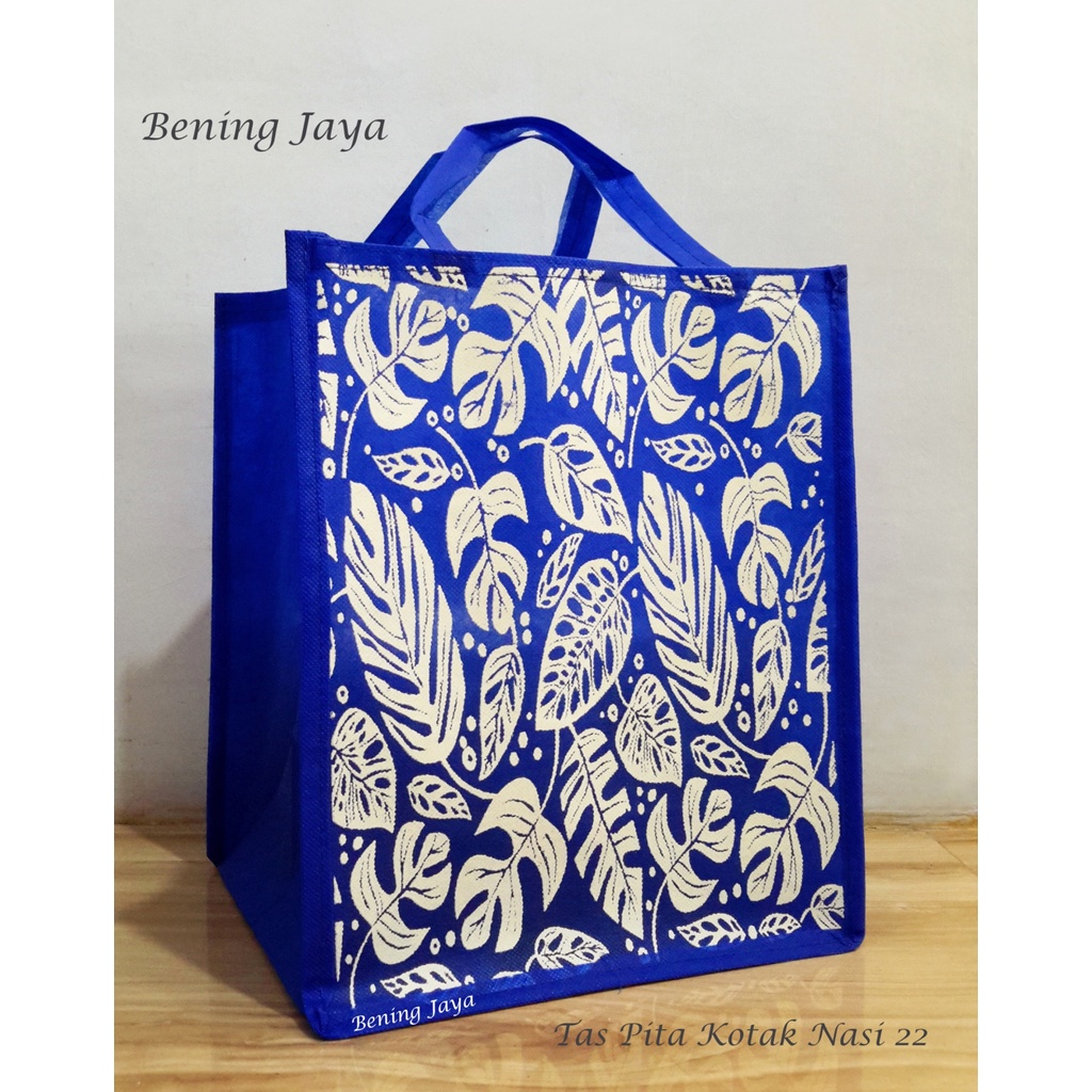 

Tas Hajatan Goodie Bag Pita Kotak 22 DB Biru BCA Sablon Cream