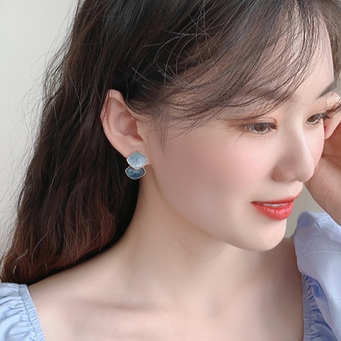 Anting Stud Bahan Logam S925 Silver Needle Aksen Berlian Gaya Korea Untuk Wanita