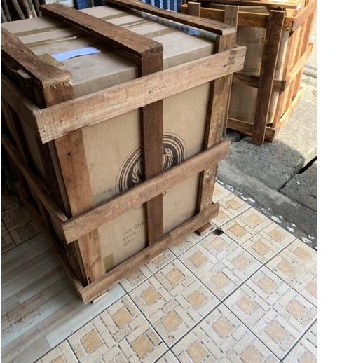 

FRESHH » PALET KAYU ~ BUBLE WARP DAN KARDUS PENGIRIMAN SANGKAR MURAI!