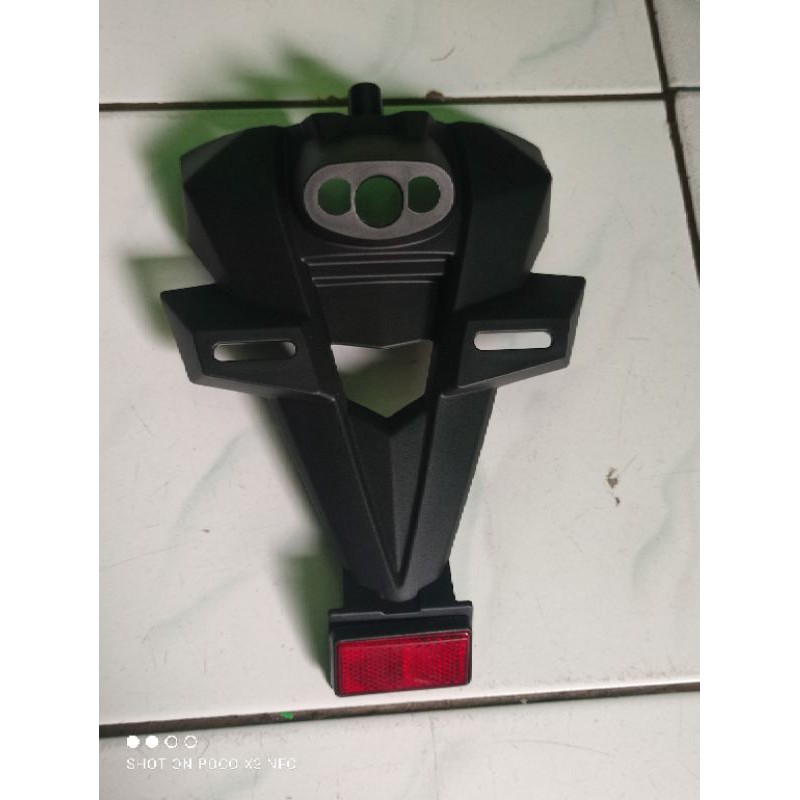 Fender Spakbor Belakang custom Vario 125 150 + Reflektor