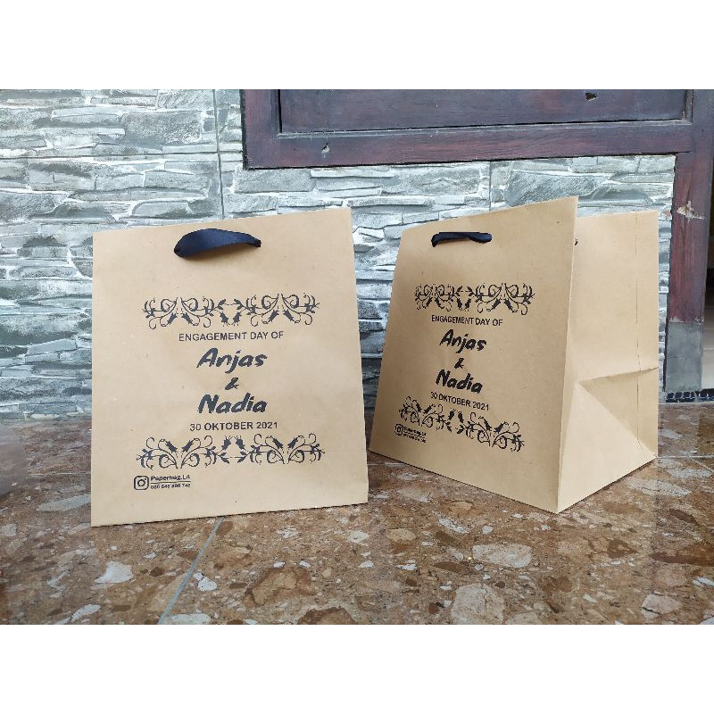 

Paperbag Sablon Uk. Nasi 25 x 22 x 27cm