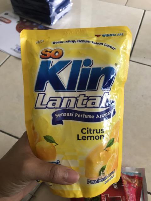 So Klin Lantai Kuning Citrus Lemon 400 Ml Refill