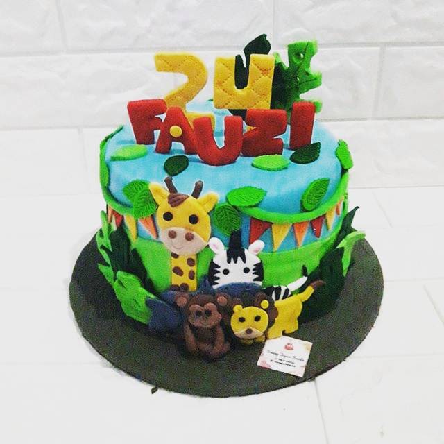 

Kue ulang tahun custom fondant animals
