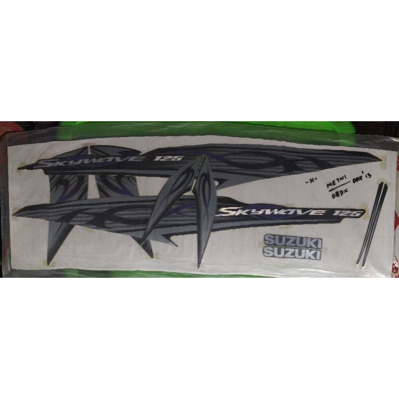 Stripping Skywave Titan Black