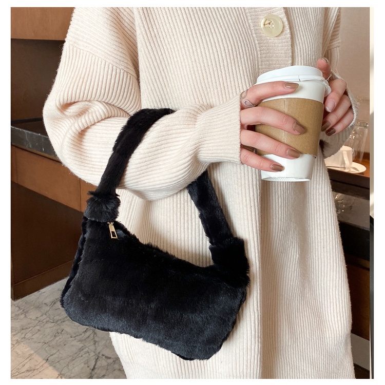 Tas Bahu Bulu Shoulder Bag Fluffy Fur Korea Viral Trend Shoulder plush Bag Tas selempang bahu wanita bulu bludru import korea hobos winter fur baguette lembut