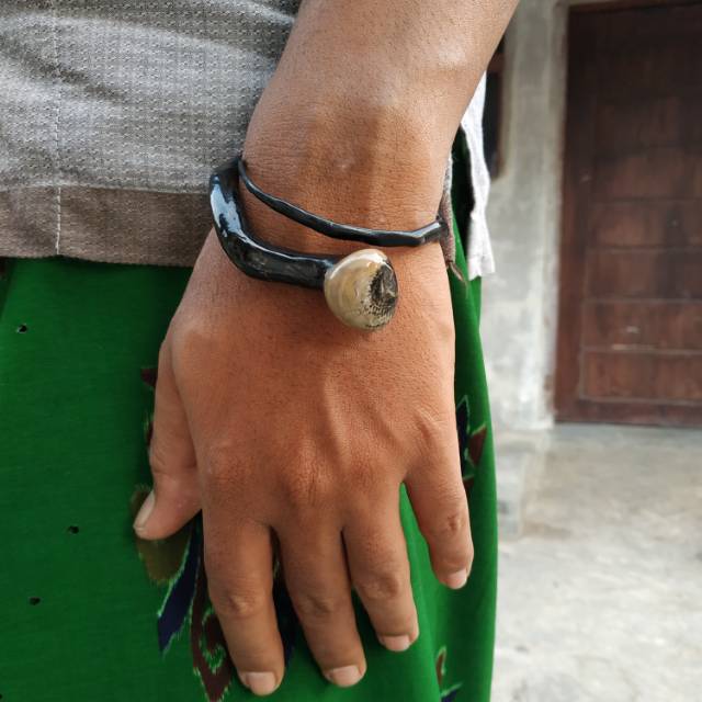 Gelang akar bahar bonggol kantoran