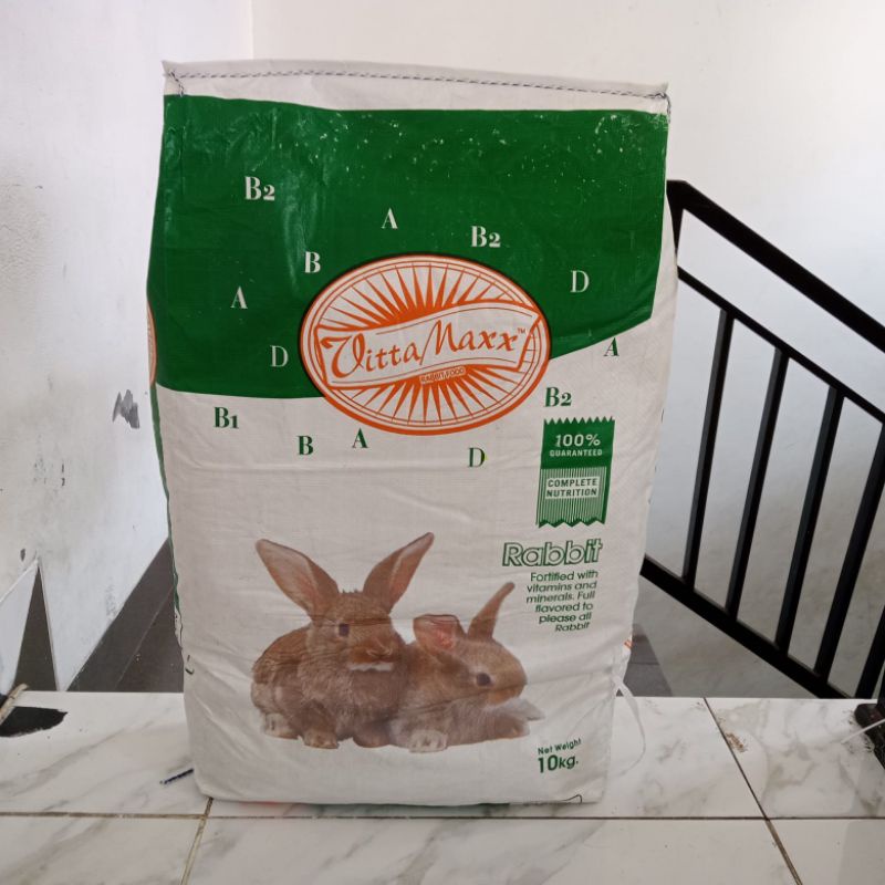 Vitamax rabbit food 10kg makanan kelinci vitamax (khusus ekspedisi)