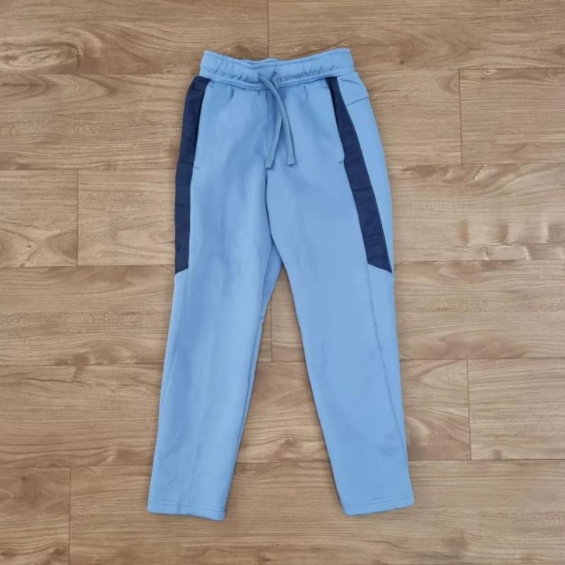 B200214 ATHLETI* WORKS ORIGINAL JOGGER celana panjang anak laki-laki biruMerk utuh 
Bisa dpake jalan