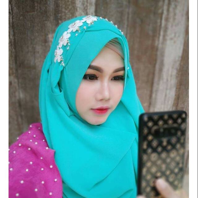Hijab instant//PIFG green//Tiara Hijabers