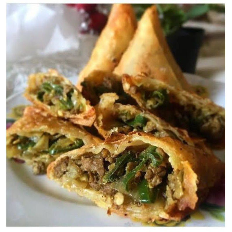

sambosa daging kari