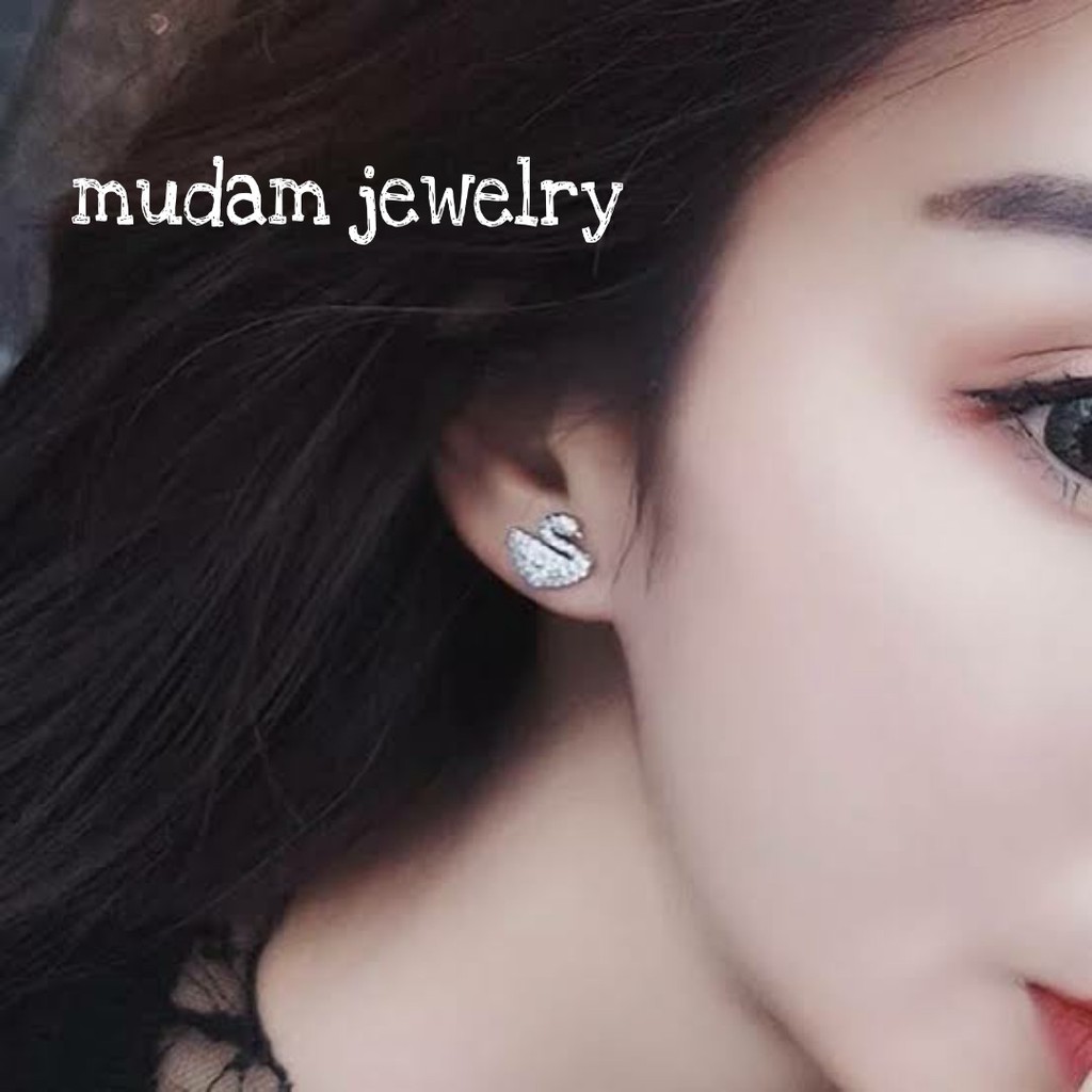 Anting Tusuk Titanium Swan Kristal Altifisial Putih Merah dan Hitam Rose Gold