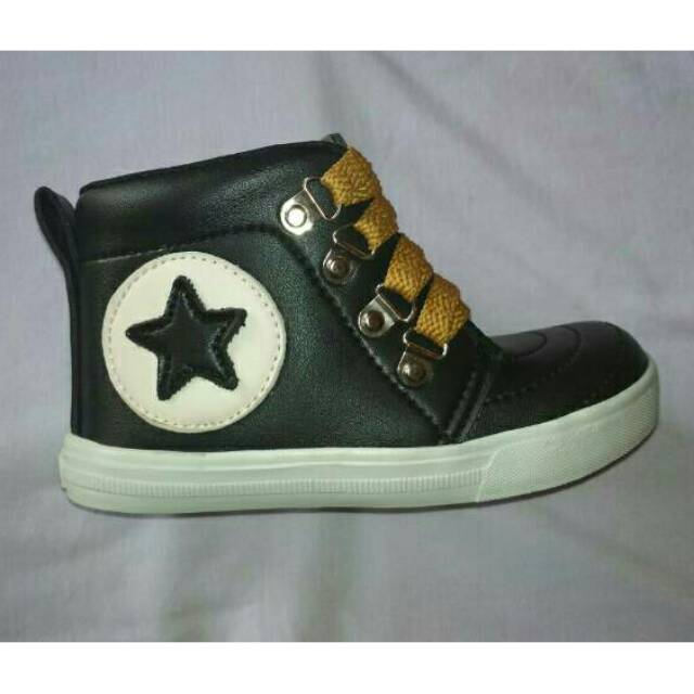 Boot star & Nike Tali