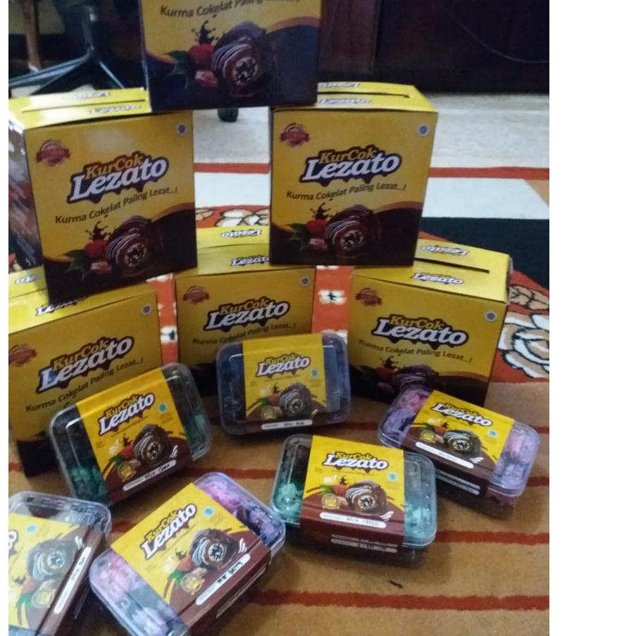 

Quality Control✅Kurma Coklat Kurcok Lezato, Paket Hampers Idul Fitri|KD6