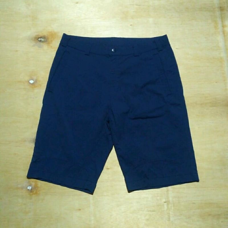 Celana pendek blackyak