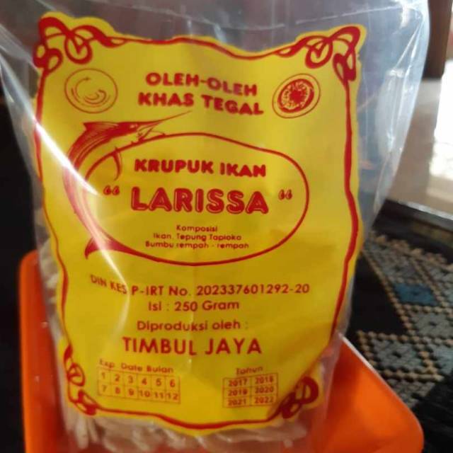 

Krupuk ikan Larisa