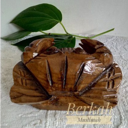Asbak kayu jati bentuk kepiting type 2