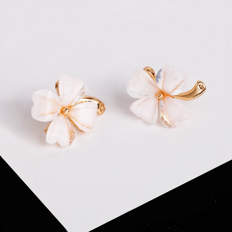Anting Tusuk Bentuk Kelopak Bunga Kecil Lucu Bahan Sterling Silver 925 Gaya Korea Untuk Wanita