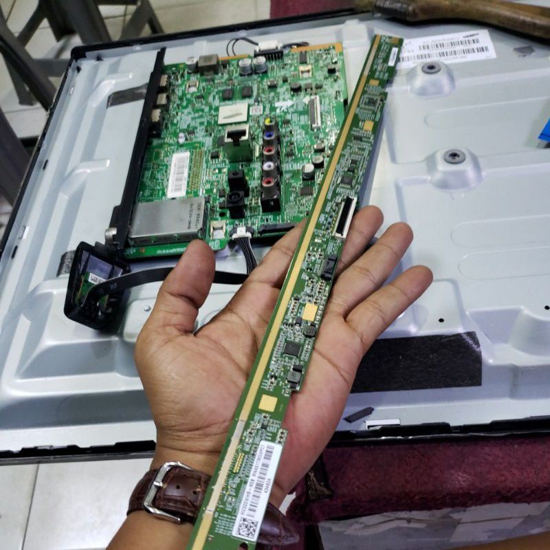 ticon tv Samsung UA 32j4303 HV320WHB