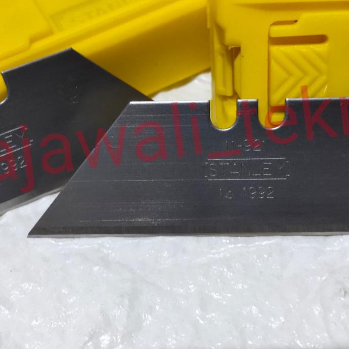 

Unik Isi Cutter Pisau Pu Stanley 11 921H Dngan Box / Isi 10Pcs Mata Pisau Limited