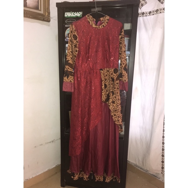 Dress Pesta Kombinasi Brokat dan Batik
