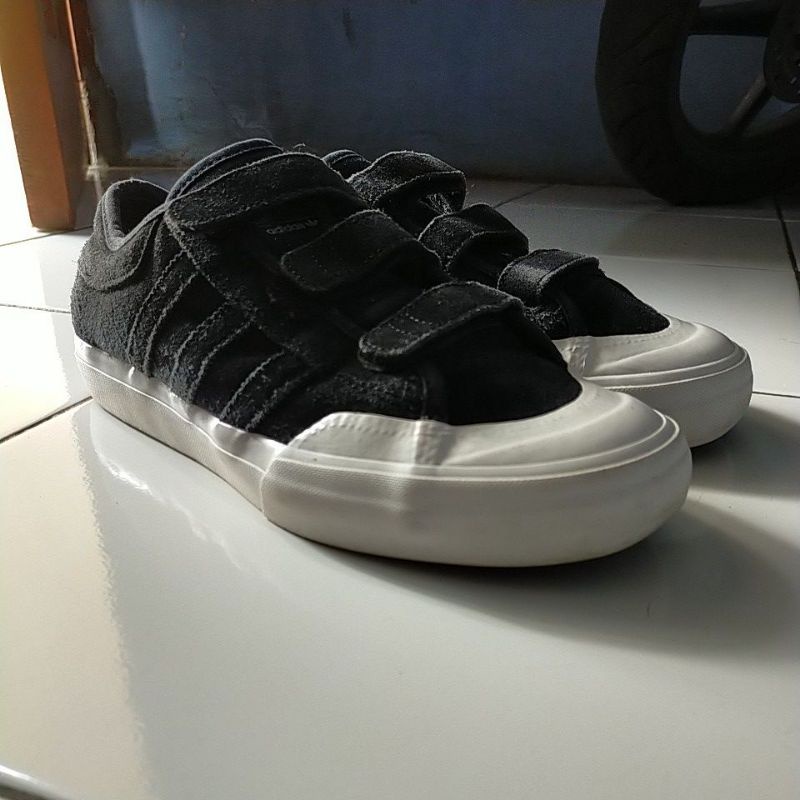 adidas matchcourt