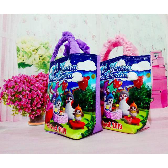 

Tas souvenir ulang tahun model pegangan renda