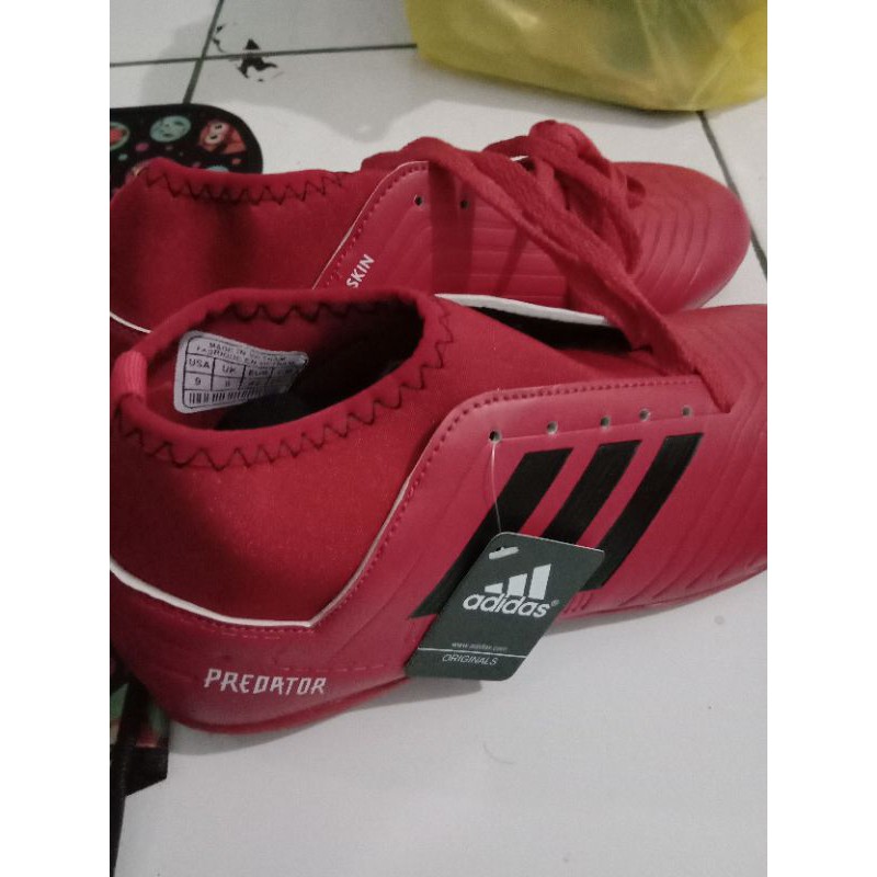 Sepatu Futsal Adidas Predator