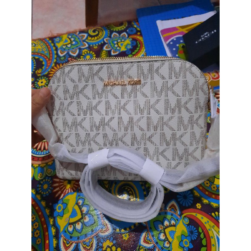 MK Cindy Large dome vanilla crossbody