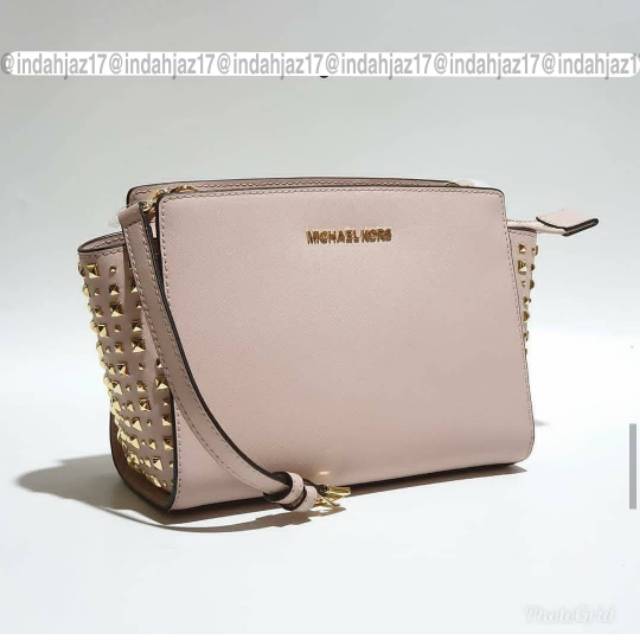 Preloved Tas MK Selma Medium Messenger Stud Colour Ballet